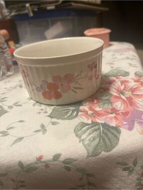 #102 vintage Galleria Collection stoneware ramekin
